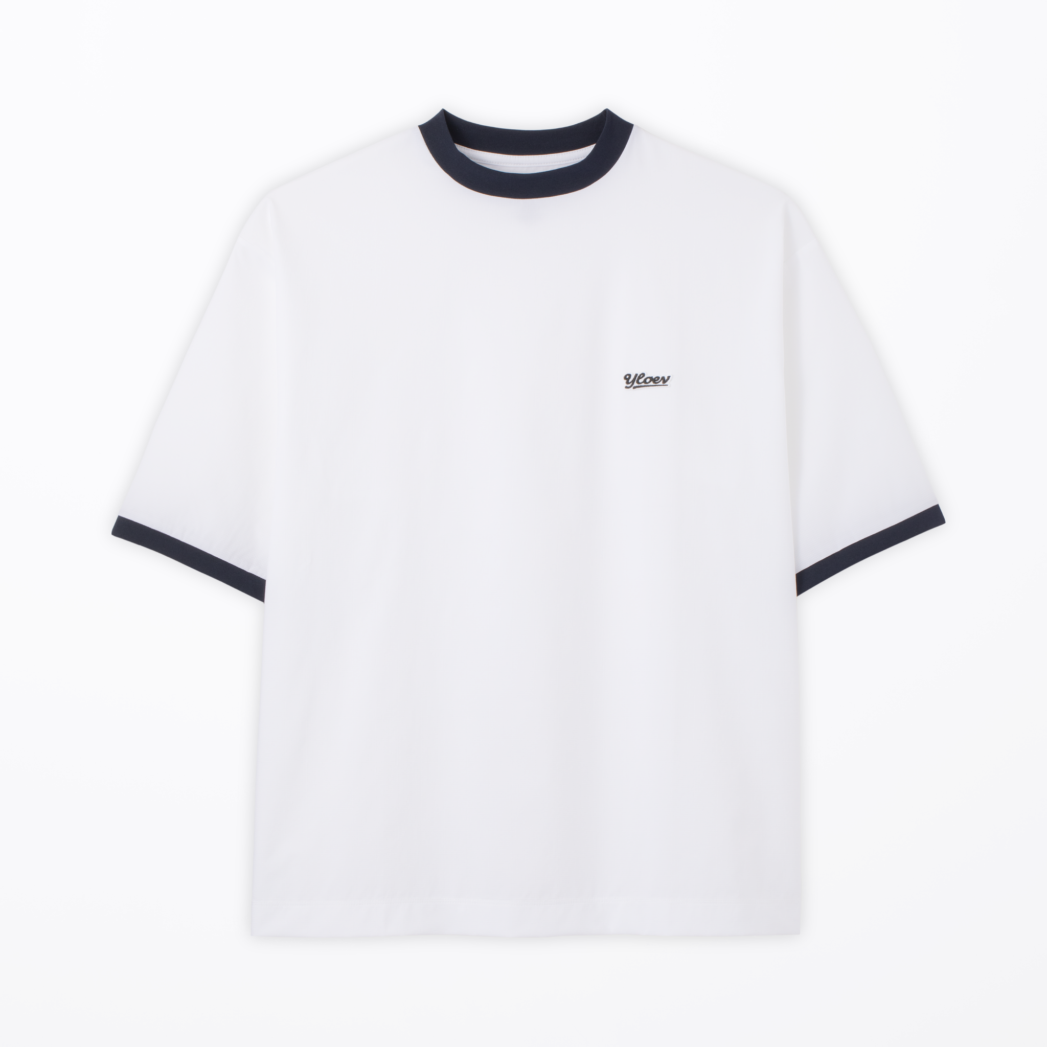 YLOEV シグネチャーモックネック（メンズ）：  Cloud White / Navy Outline（ネイビーアウトライン）
